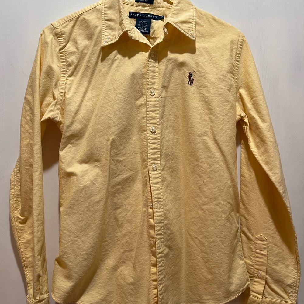 Women’s casual button down shirt